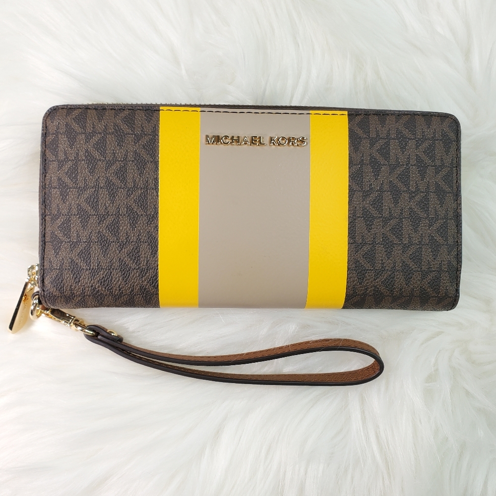 Michael Kors Continental Wallet
